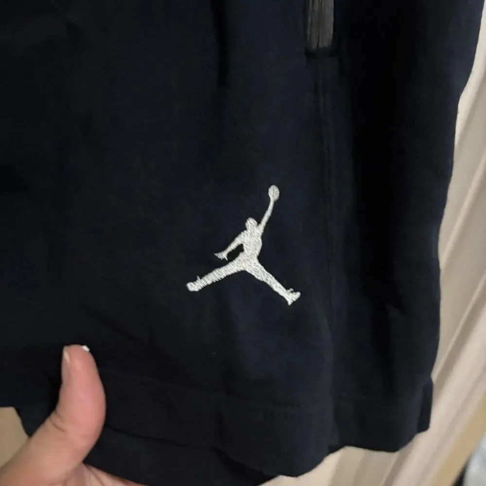 Jordan Men's Black and Navy Hoodie